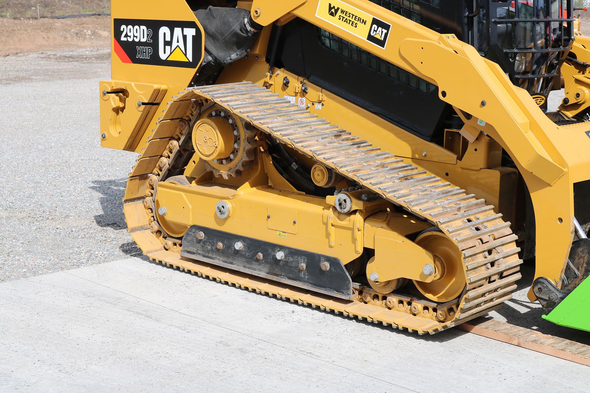 CAT 299D2XHP Enhanced Guarding