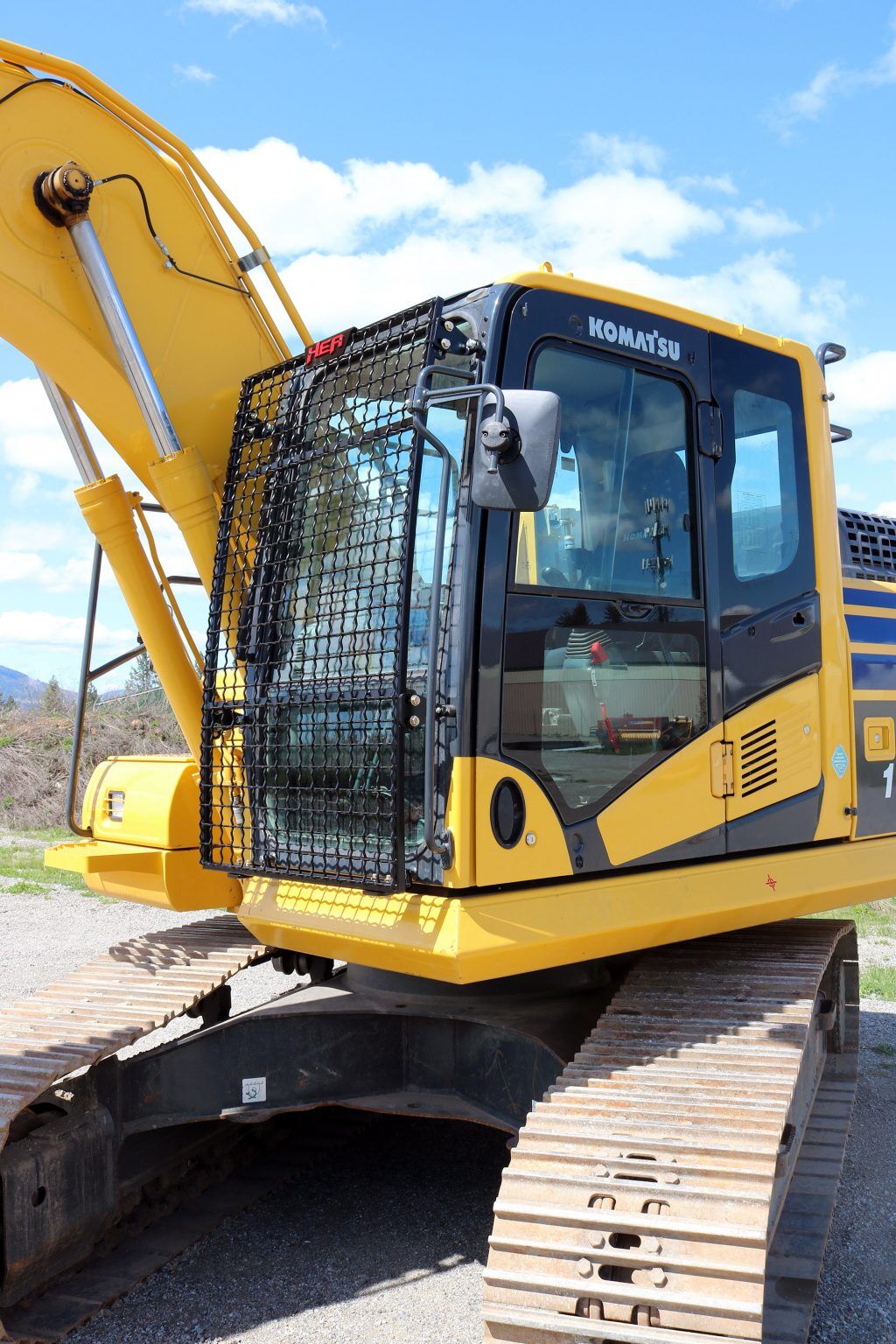 Komatsu 170LC Bolt on Screen and Top Cab Guard