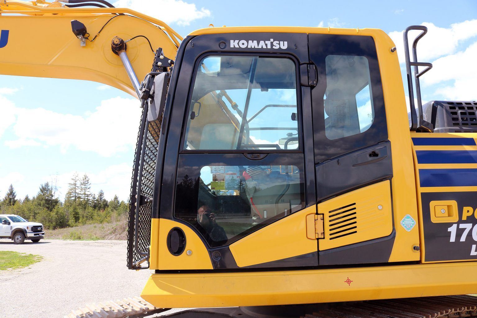 Komatsu 170LC Bolt on Screen and Top Cab Guard