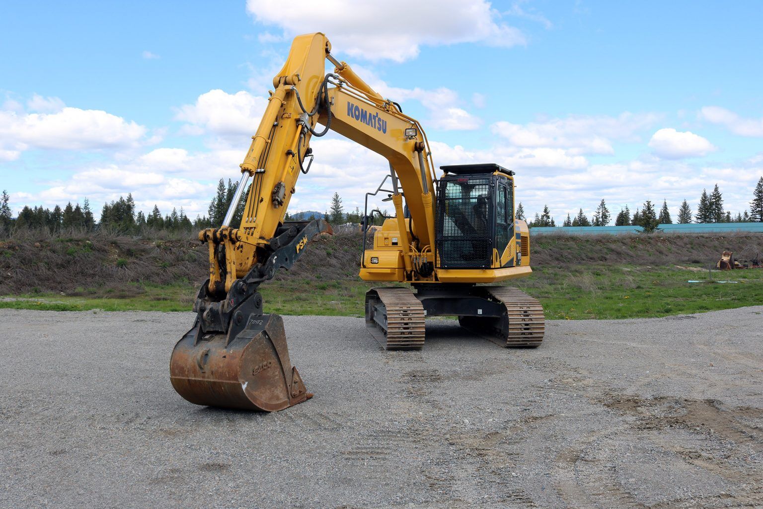 Komatsu 170LC Bolt on Screen and Top Cab Guard